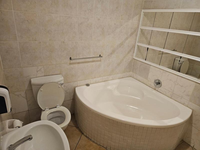 To Let 2 Bedroom Property for Rent in Parklands Western Cape